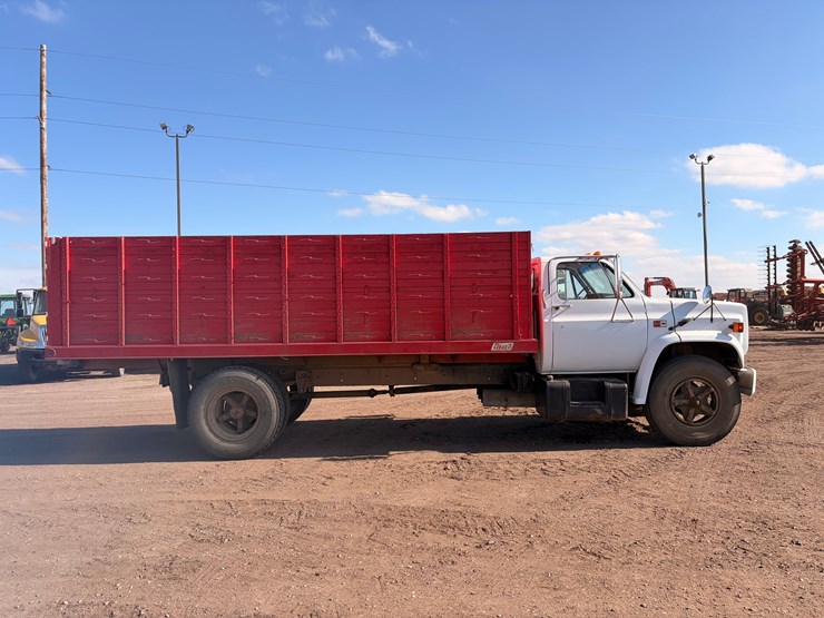 1987-gmc-7000-image-3