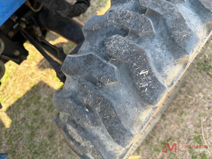 new-holland-tc30-image-11