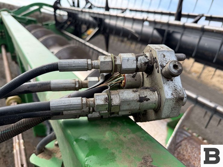 2009-john-deere-635f-image-25