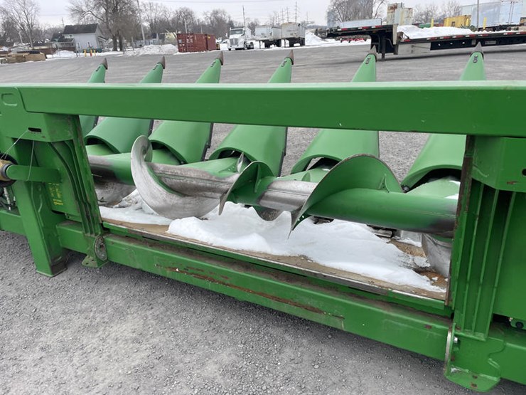 2012-john-deere-608c-image-13