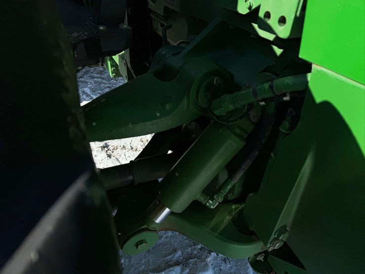 2012-john-deere-8310r-image-73