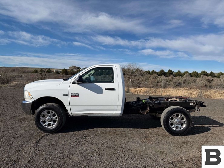 2012-dodge-ram-2500-image-2