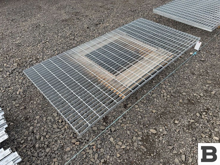 39"x78"-galvanized-metal-grating-image-6