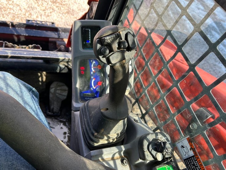 2021-kubota-svl97-2-image-21