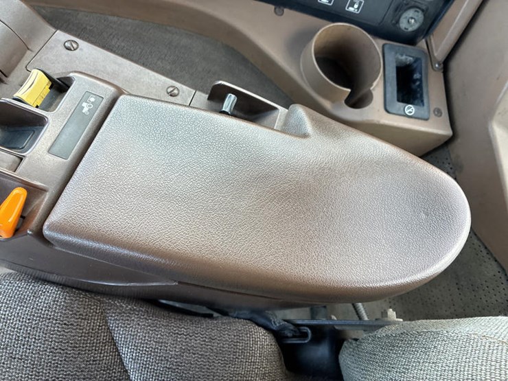 2006-john-deere-8430-image-75