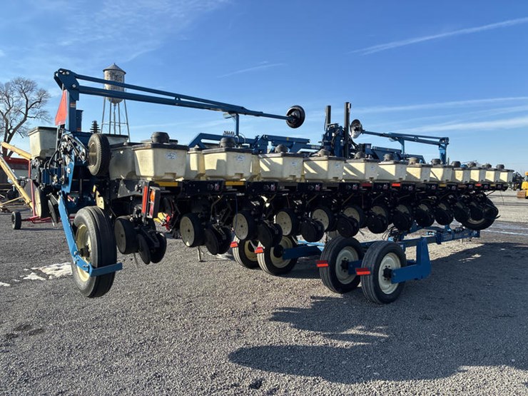 2010-kinze-3600-image-6