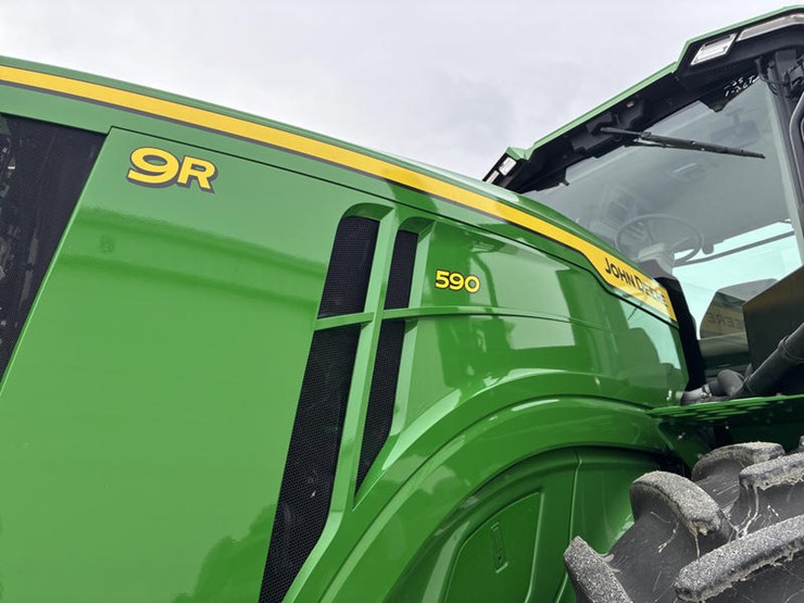 2025-john-deere-9r-590-image-45