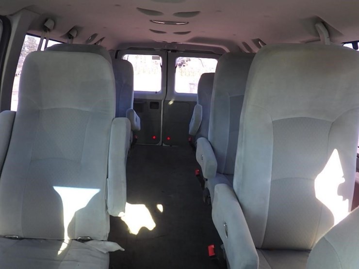 2011-ford-e350-image-27