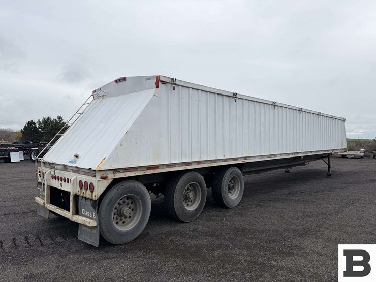 2000-neville-trailer-image-5