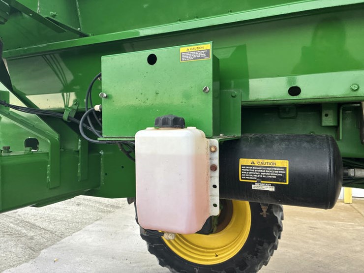 2011-john-deere-4830-image-24
