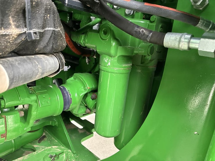 2025-john-deere-9r-590-image-25