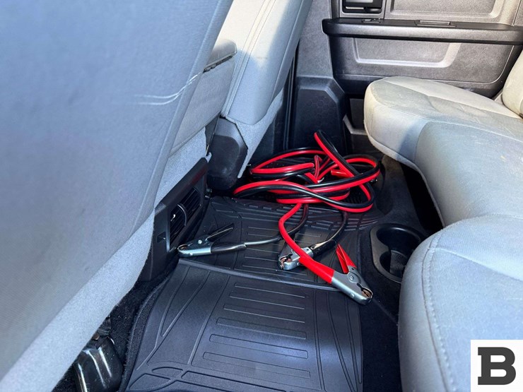 2015-dodge-2500-image-36