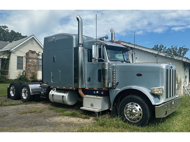 2008-peterbilt-388-image-1