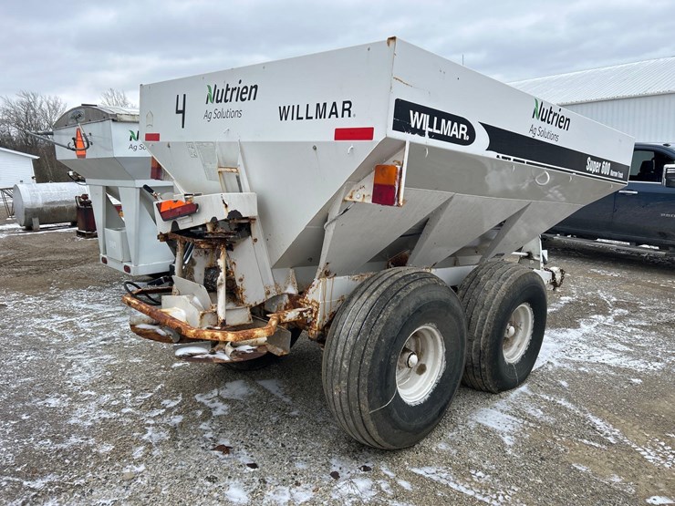 willmar-super-600-spreader-image-11