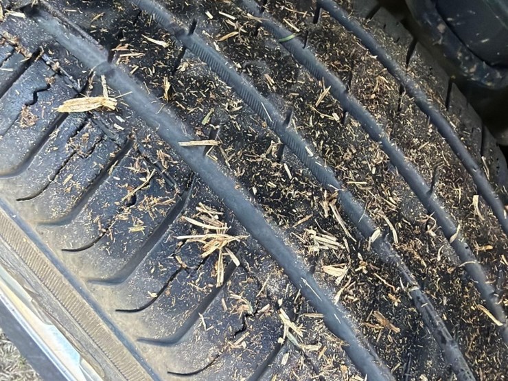 2013-chevrolet-suburban-image-7