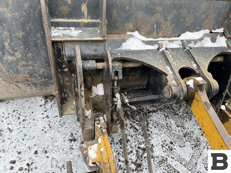 2013-caterpillar-906-image-19