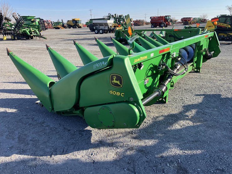 2009-john-deere-608c-image-1