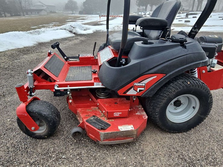 2022-ferris-is-600z-zero-turn-lawn-mower-image-2