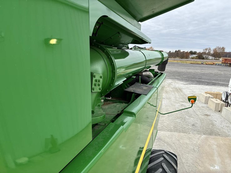 2012-john-deere-s680-image-96