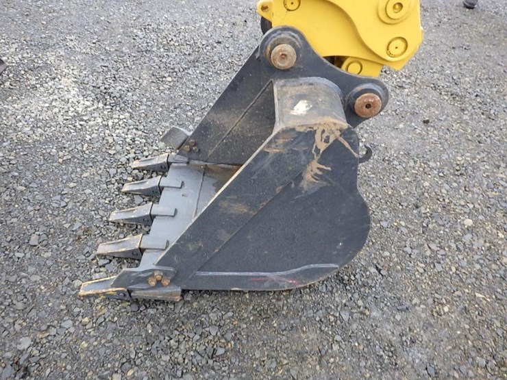 caterpillar-305.5-image-21