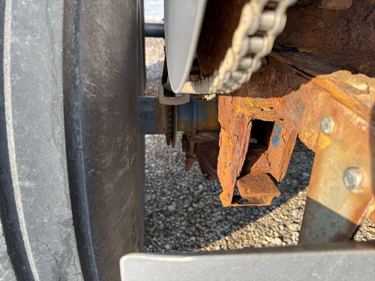 nc-8000.-pull-type-fertilizer-spreader.-8-ton-image-25