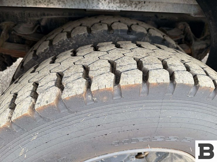 2005-international-7400-image-32