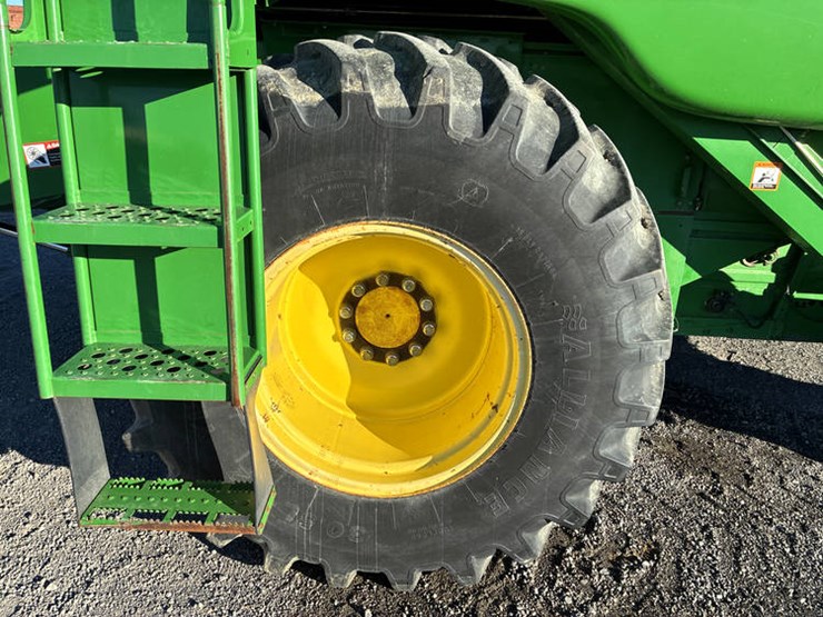 2000-john-deere-9550-image-26