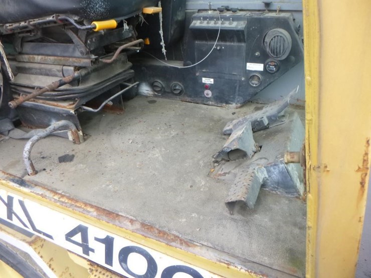 1996-gradall-xl4100-image-40