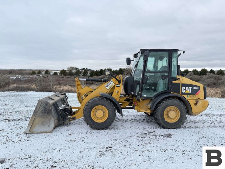 2013-caterpillar-906-image-3