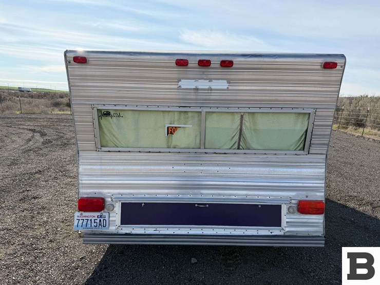 1970-aristrocrat-travel-trailer-image-4