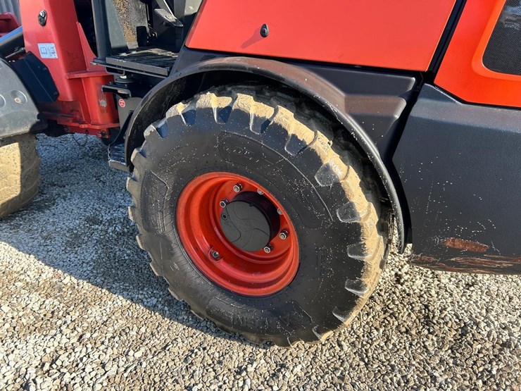 2018-kubota-r630-image-14