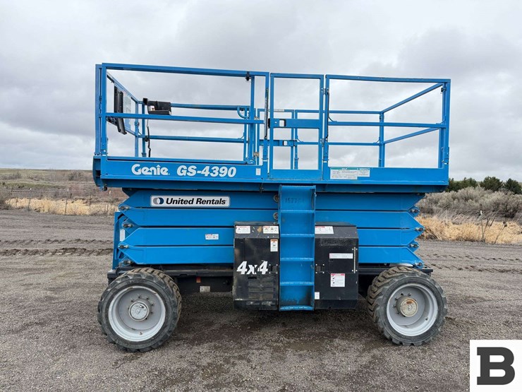 genie-gs-4390-scissor-lift-image-2