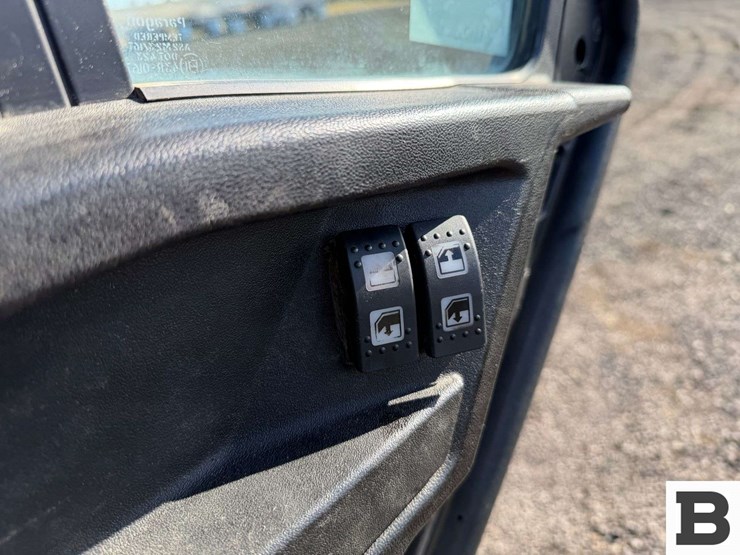 2023-can-am-defender-limited-hd10-atv-image-53