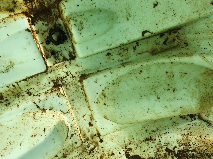 2610-gallon-center-drain-tank-poly-tank-image-17