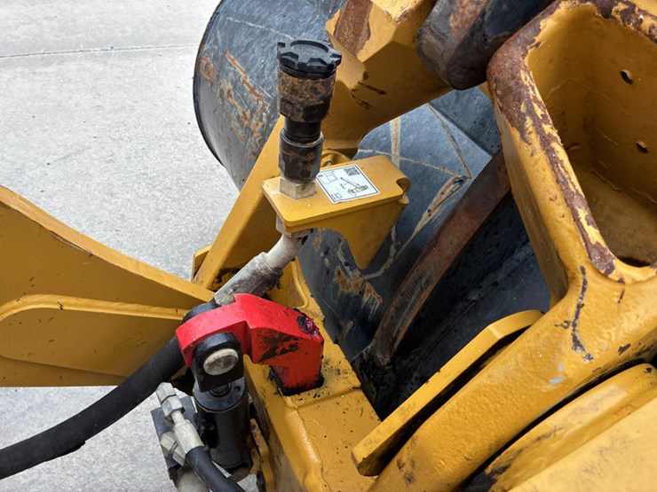 2021-caterpillar-926m-image-23