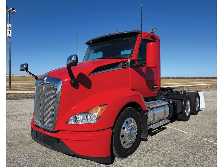 2023-kenworth-t680-image-1