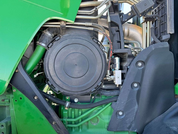 2012-john-deere-8310r-image-104