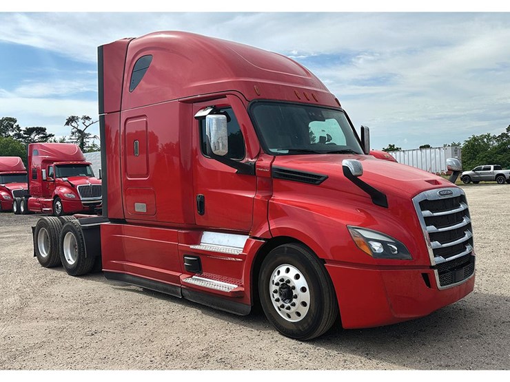 2023-freightliner-cascadia-126-image-1
