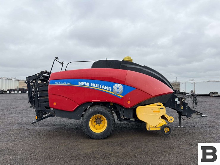 new-holland-340-image-6