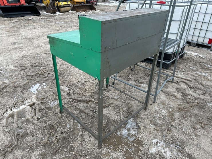 metal-steps-w/-shop-desk-image-3