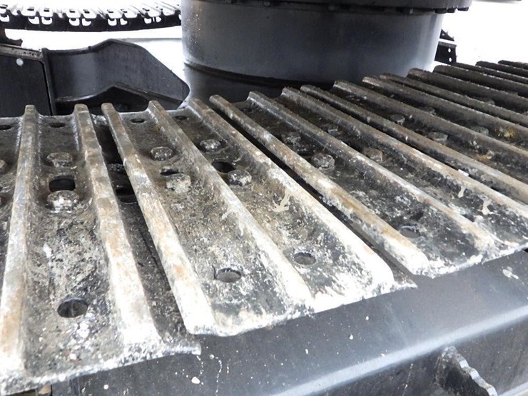 caterpillar-307.5-image-28