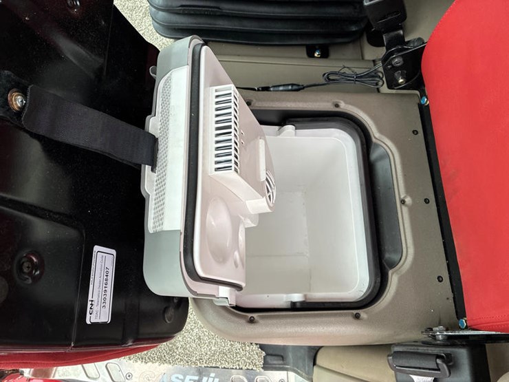 2024-case-ih-8250-image-94