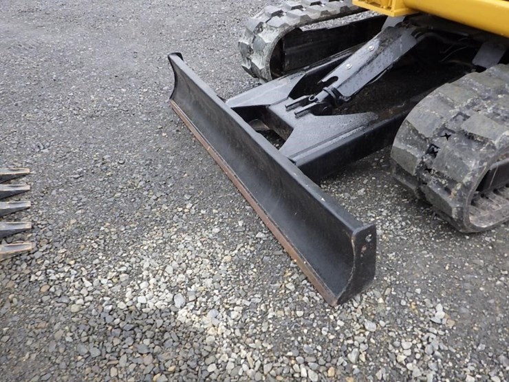 caterpillar-305.5-image-11