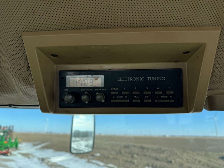 1998-john-deere-8100-image-35