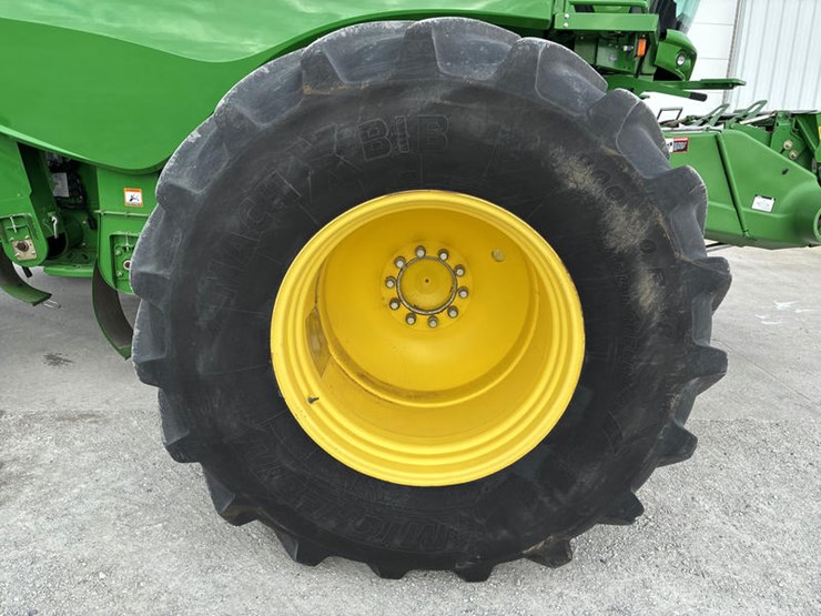 2013-john-deere-s690-image-32