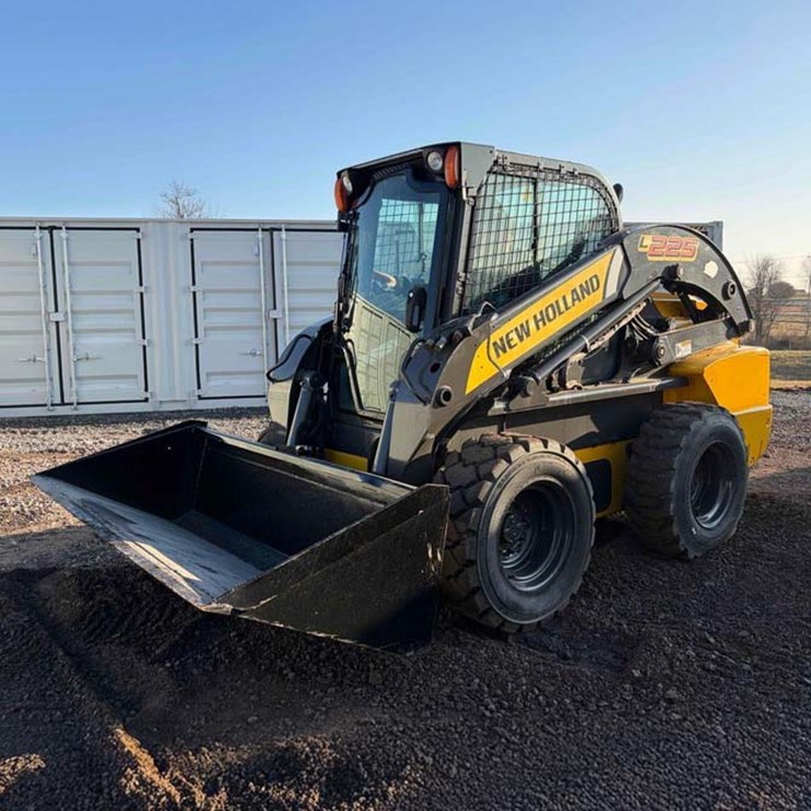 2012 NEW HOLLAND L225