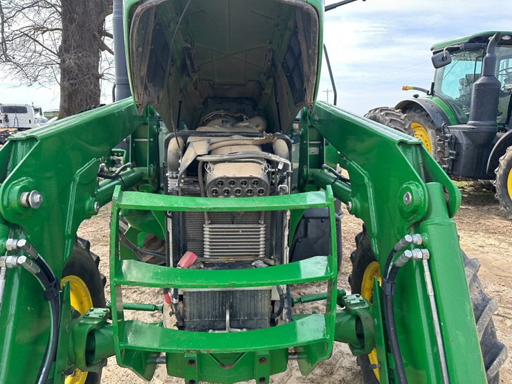 2011-john-deere-5090m-image-56