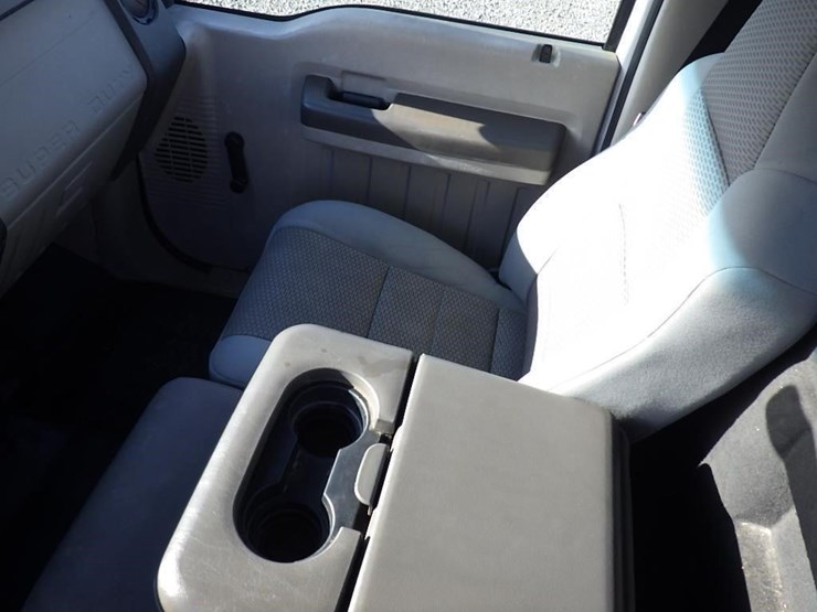 2009-ford-f550-image-28