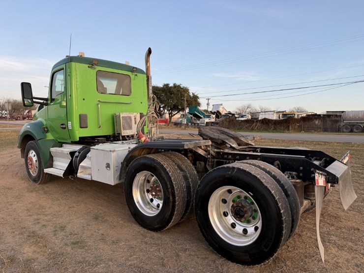 2019-kenworth-t880-image-6