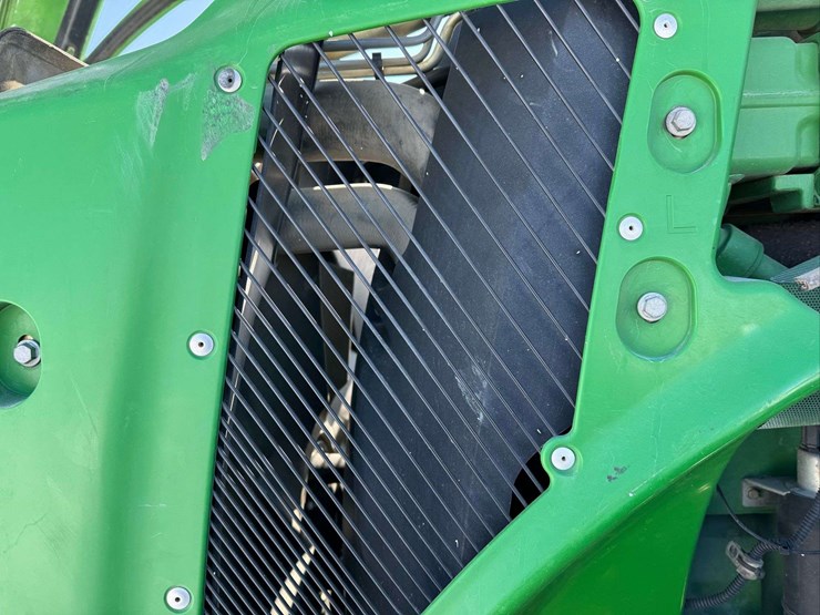 2012-john-deere-8310r-image-105